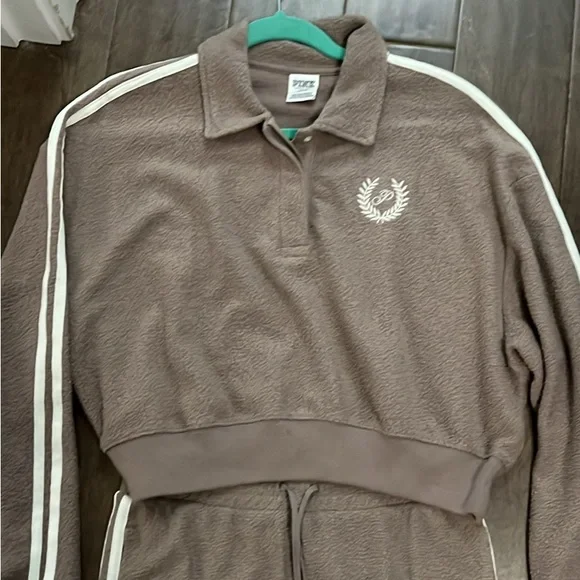 PINK VS 2Pc Ivy Fleece Set - Picture 2 of 3